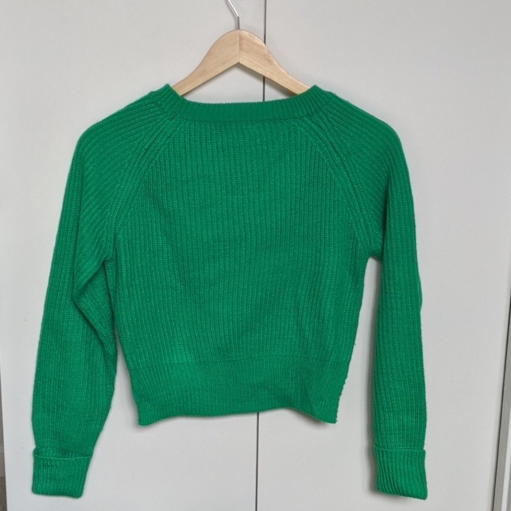 Short Sweater - Picture 3 of 4